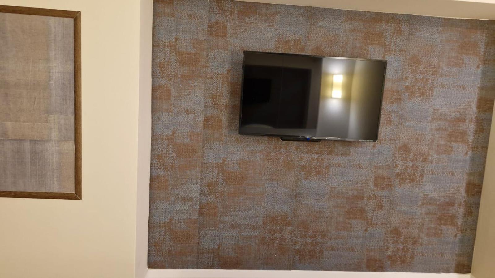 באטומי Lamar Hotel מראה חיצוני תמונה